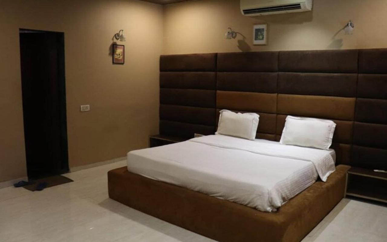 Lion'S Cage Villa Igatpuri Bagian luar foto