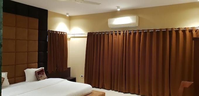 Lion'S Cage Villa Igatpuri Bagian luar foto